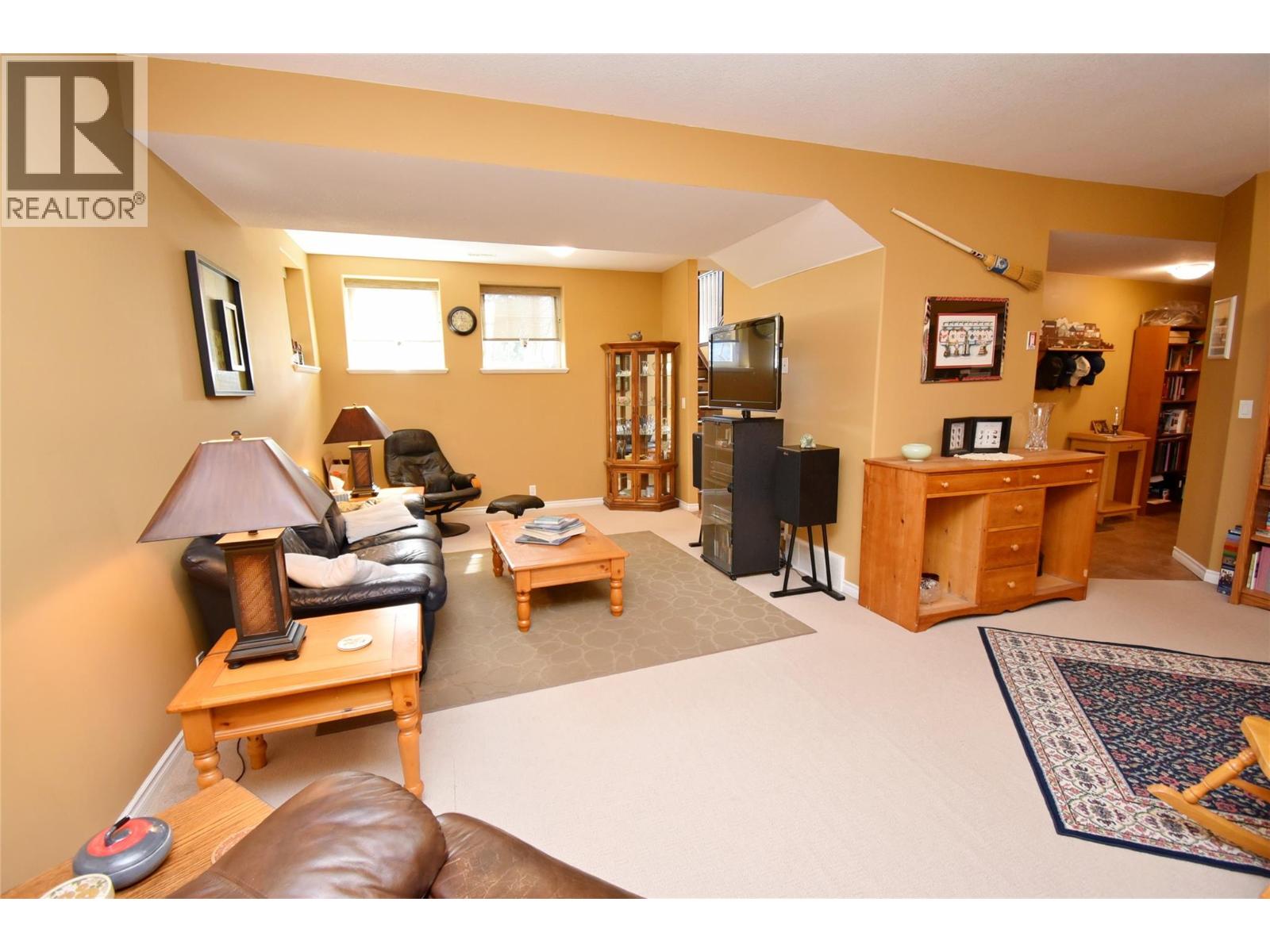 1936 Grandview Avenue, Lumby, British Columbia  V0E 2G0 - Photo 54 - 10382511