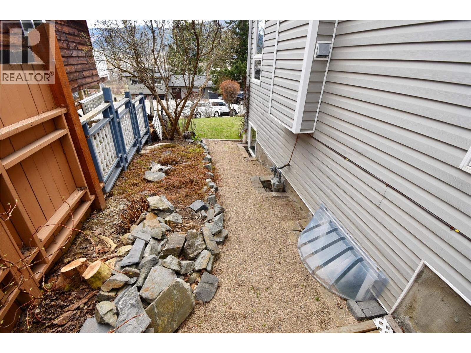 1936 Grandview Avenue, Lumby, British Columbia  V0E 2G0 - Photo 71 - 10382511