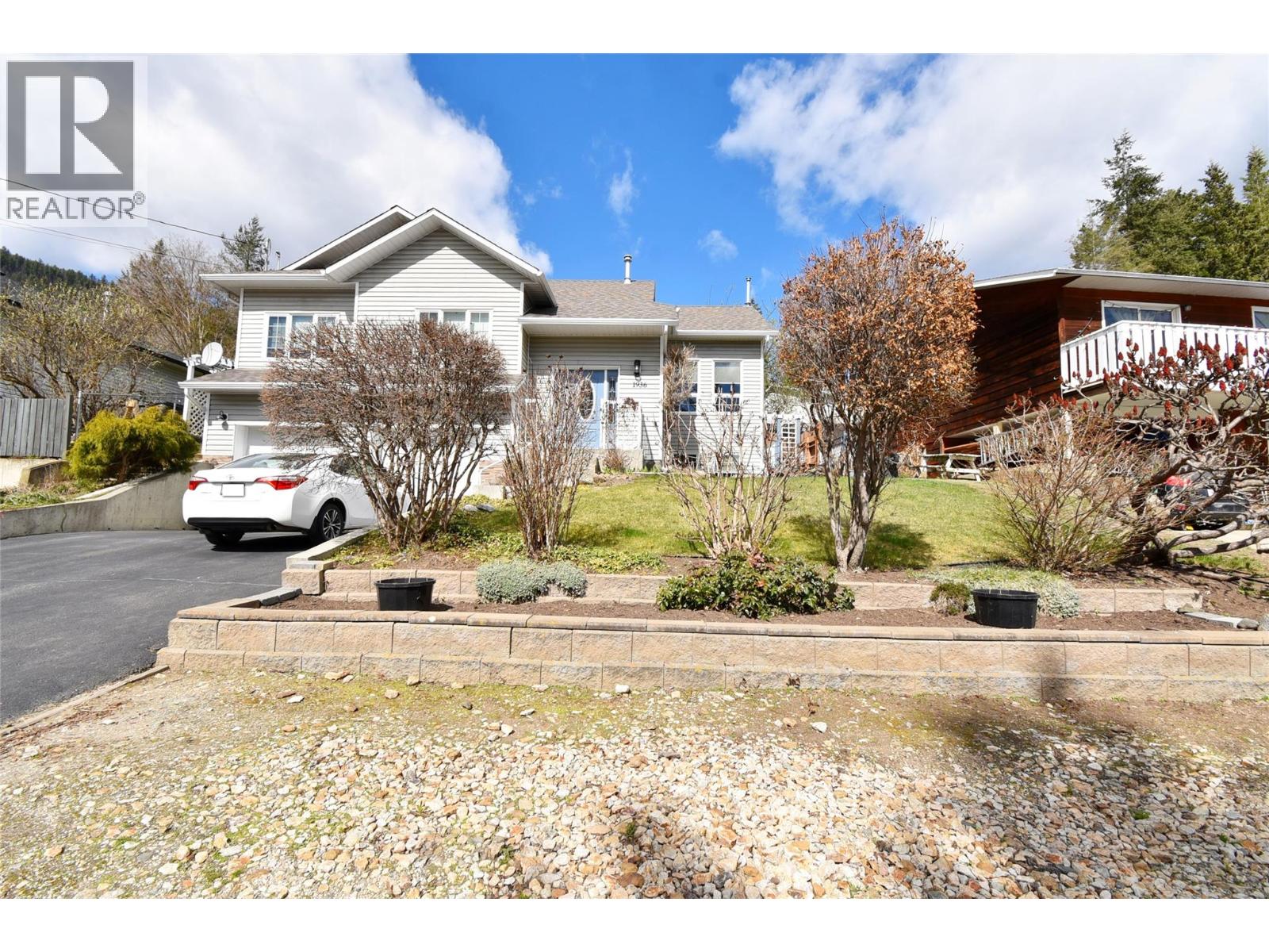 1936 Grandview Avenue, Lumby, British Columbia  V0E 2G0 - Photo 76 - 10382511