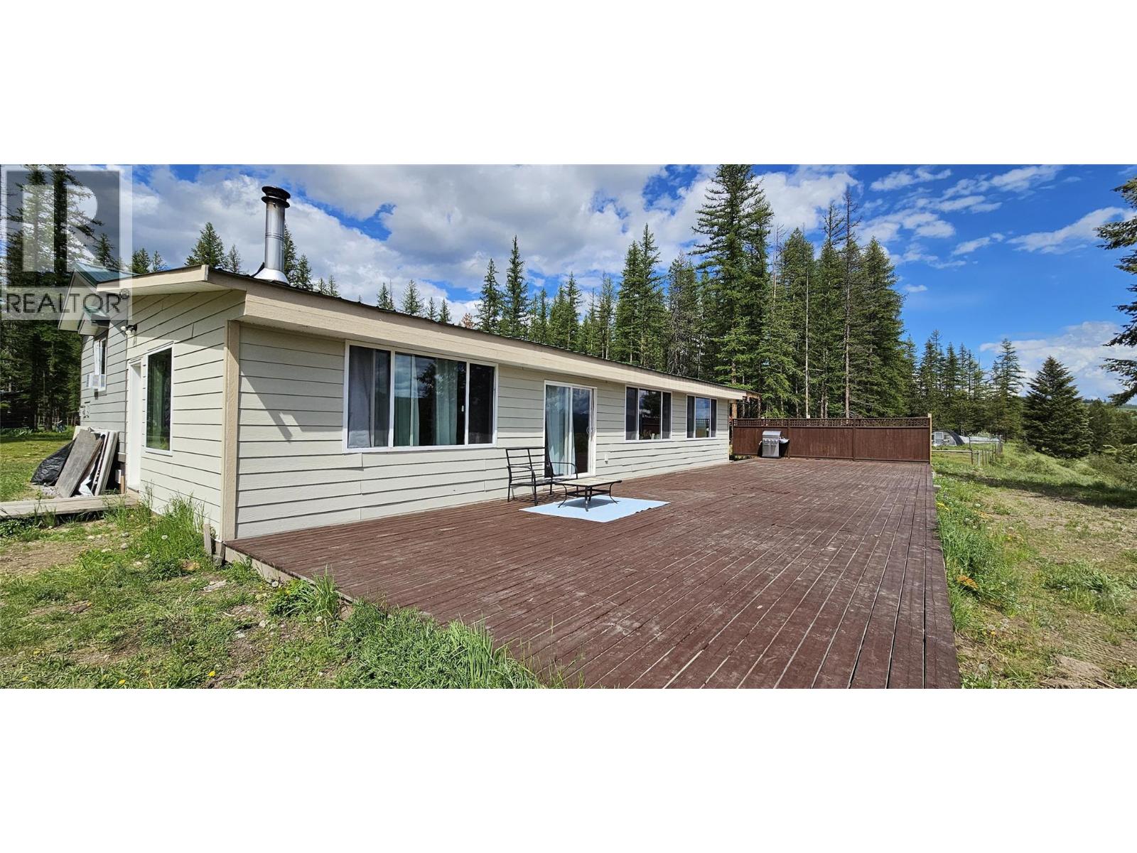 5630 Burton Road, Bridesville, British Columbia  V0H 1Y0 - Photo 1 - 10382906