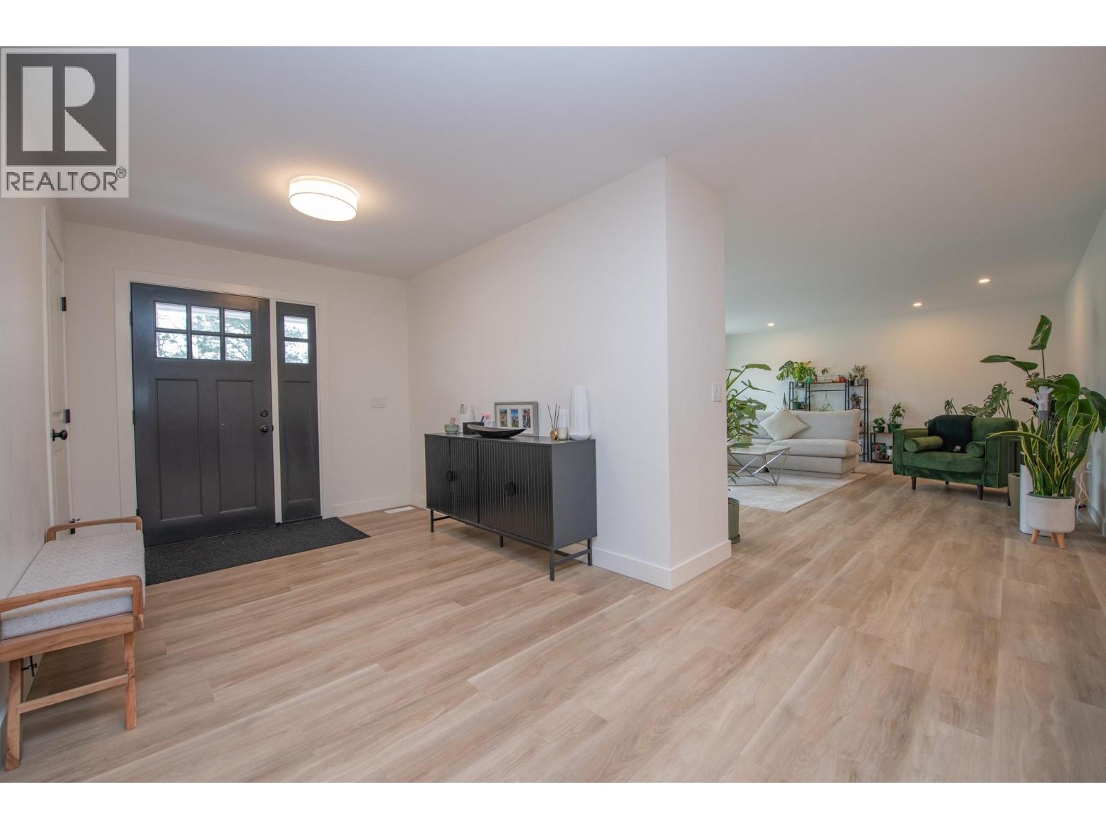 16515 Commonage Road, Lake Country, British Columbia  V4V 1B3 - Photo 3 - 10382758