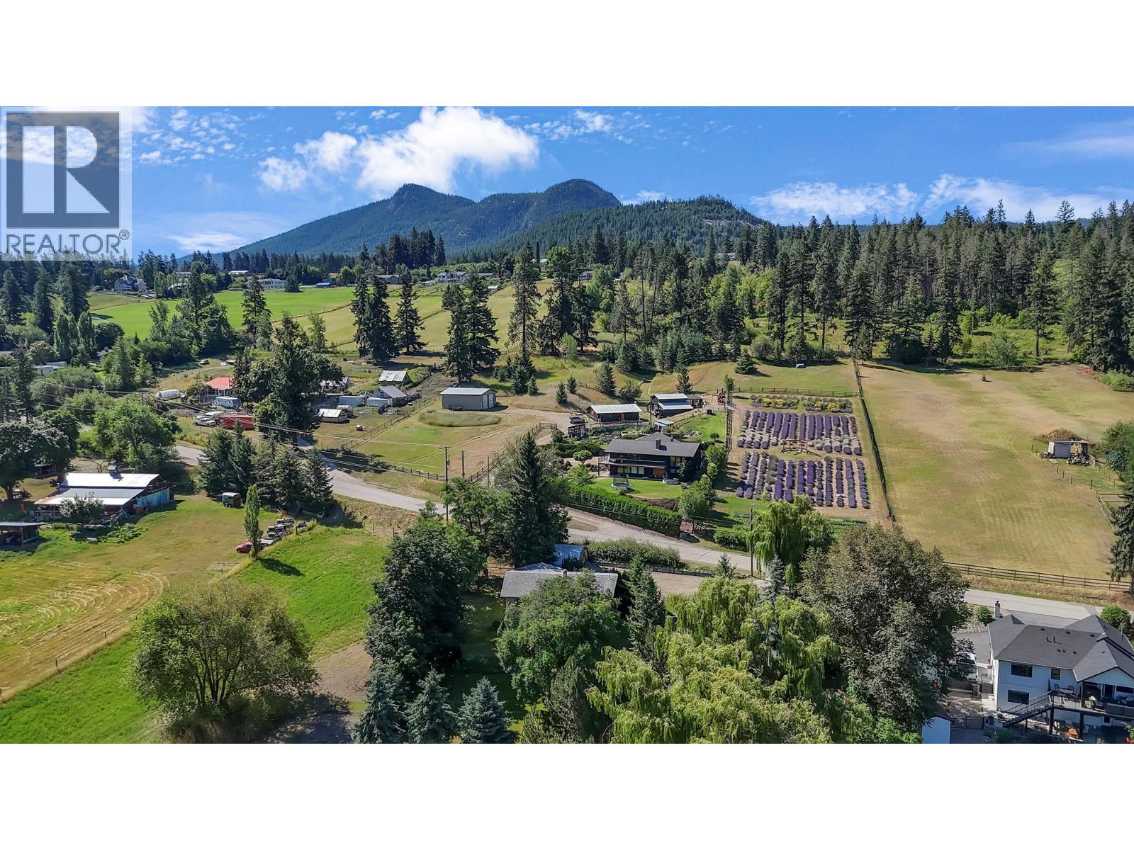 5770 Learmouth Road, Coldstream, British Columbia  V1B 3E6 - Photo 5 - 10382589