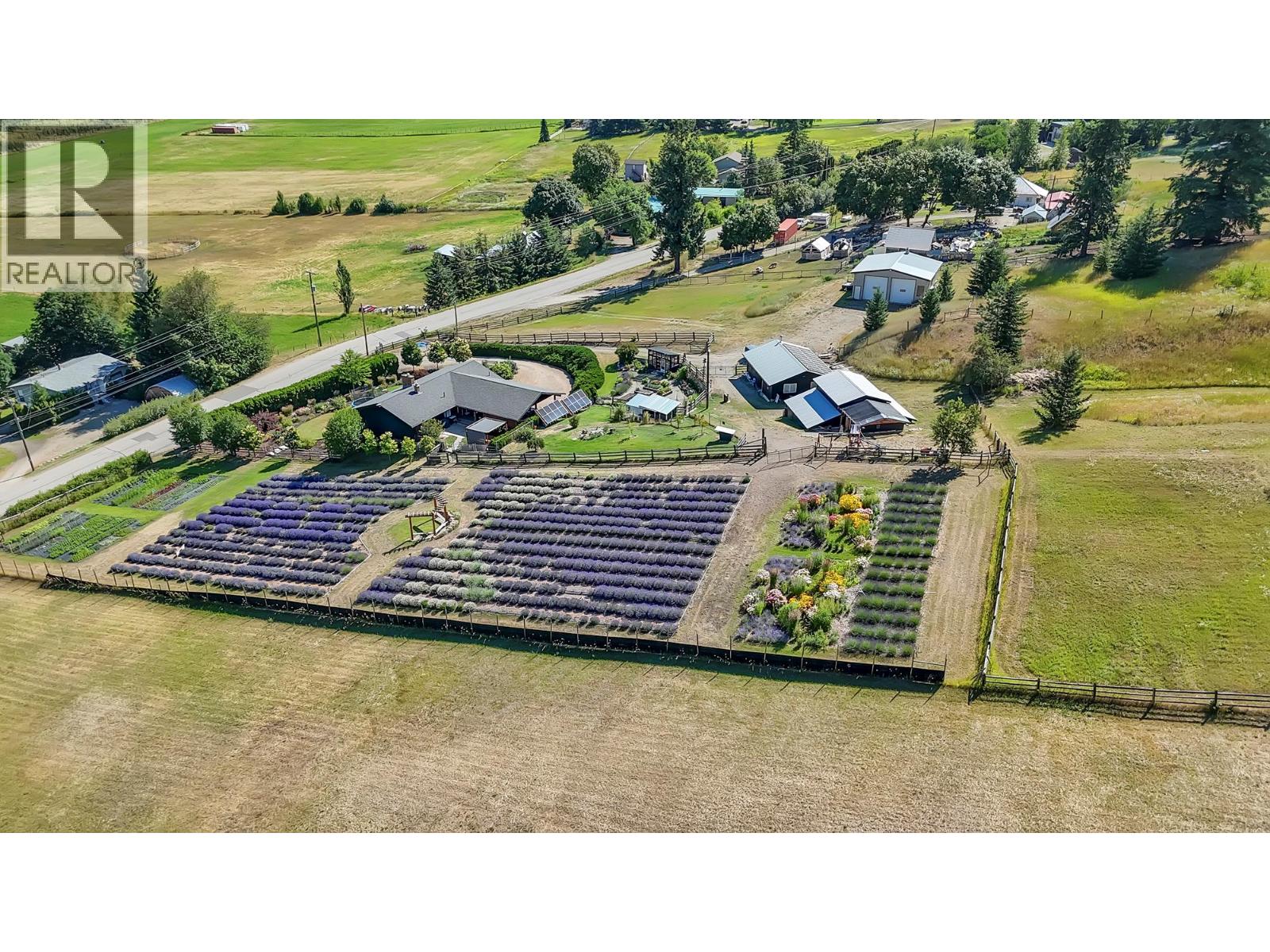 5770 Learmouth Road, Coldstream, British Columbia  V1B 3E6 - Photo 3 - 10382587