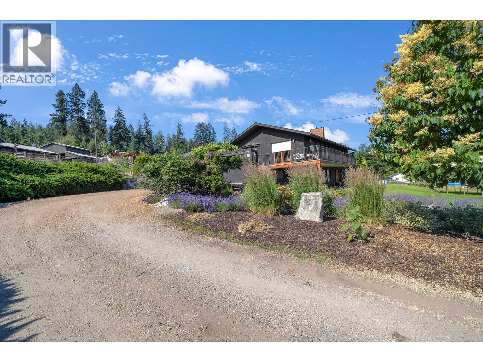 5770 Learmouth Road, Coldstream, British Columbia  V1B 3E6 - Photo 5 - 10382587