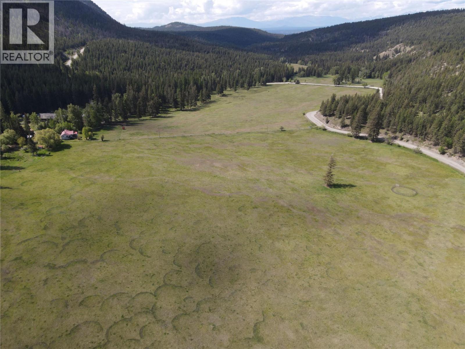 5888 Lazy Lake Road, Wasa, British Columbia  V0B 2K0 - Photo 11 - 10382580