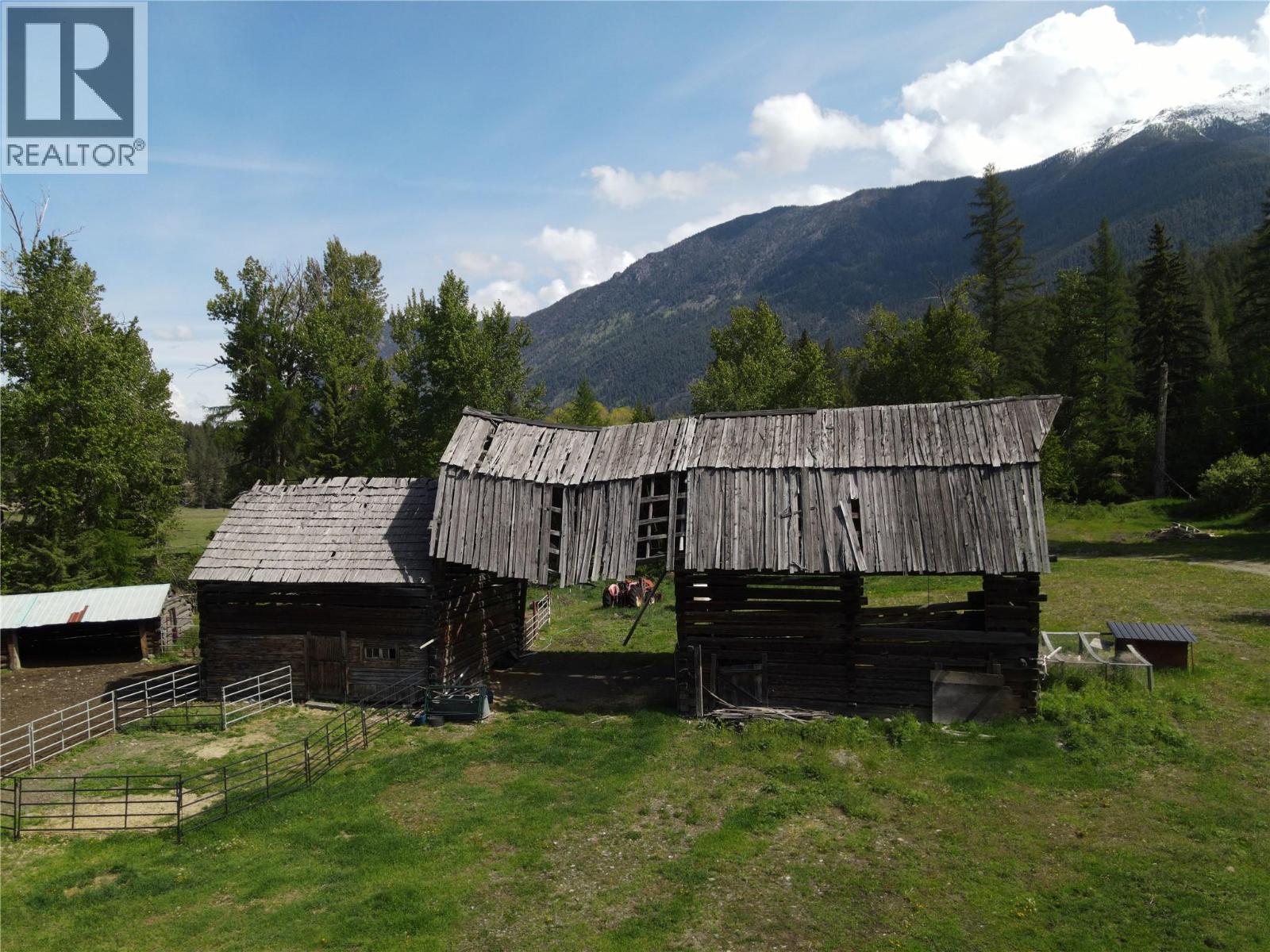 5888 Lazy Lake Road, Wasa, British Columbia  V0B 2K0 - Photo 33 - 10382580