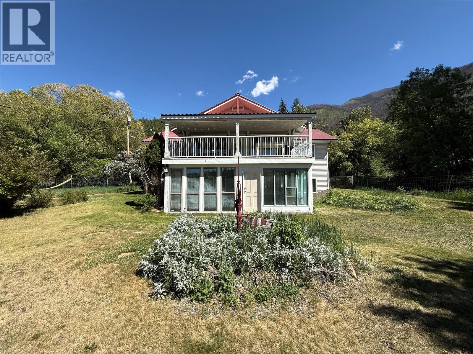 5888 Lazy Lake Road, Wasa, British Columbia  V0B 2K0 - Photo 4 - 10382580