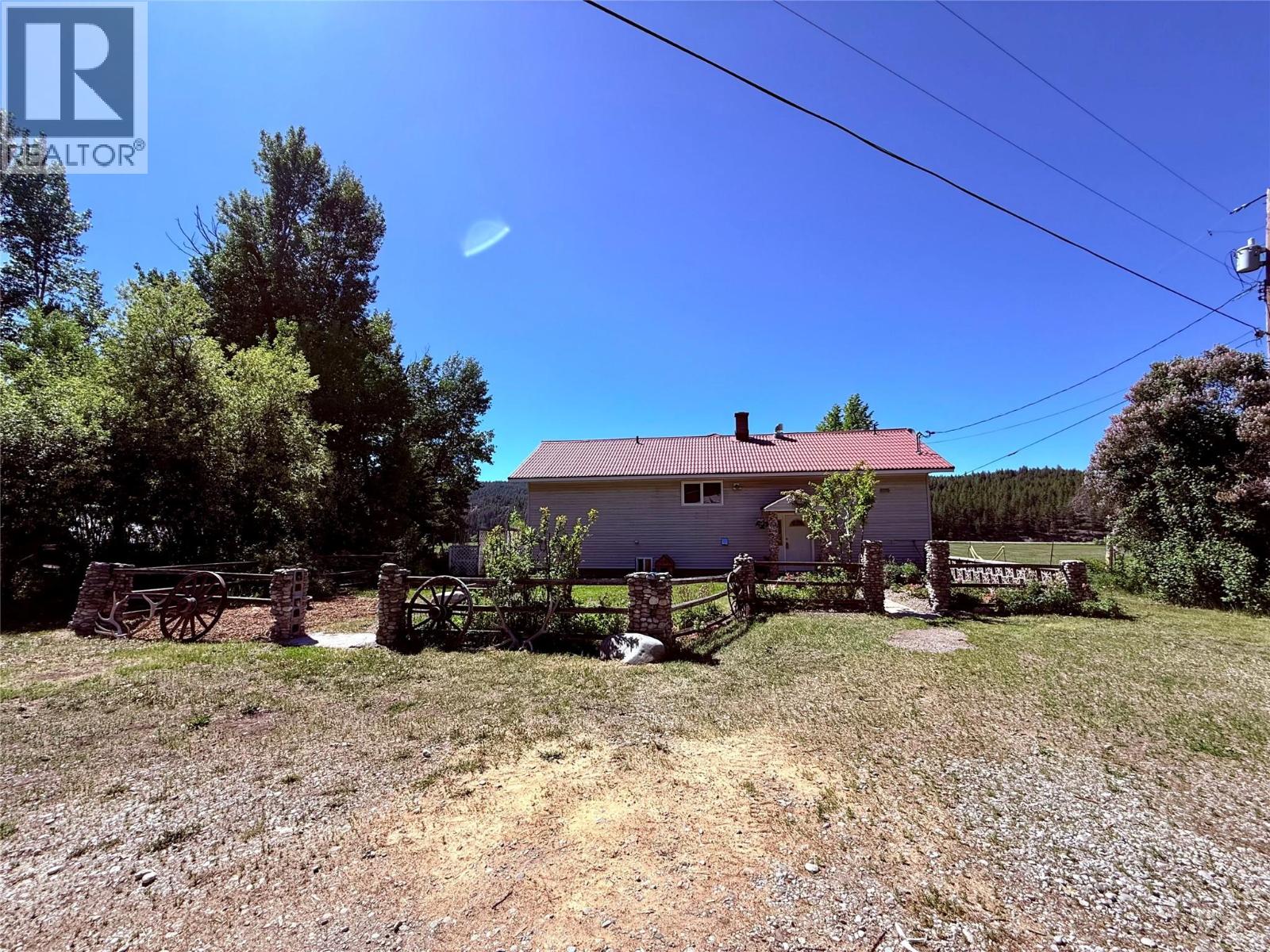 5888 Lazy Lake Road, Wasa, British Columbia  V0B 2K0 - Photo 7 - 10382580