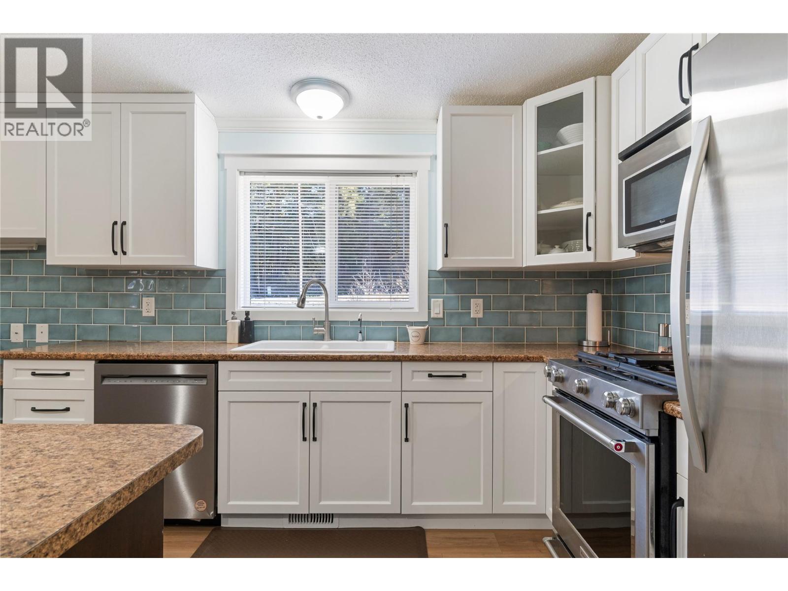 1284 Notch Hill Road, Sorrento, British Columbia  V0E 2W1 - Photo 6 - 10382099