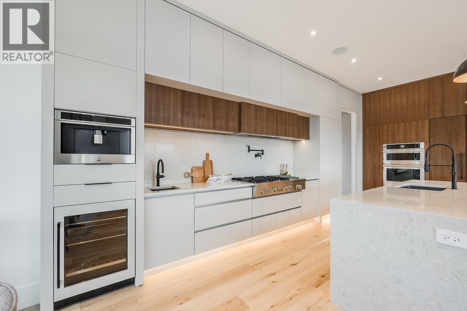 1122 Pearcy Court, Kelowna, British Columbia  V1W 5H6 - Photo 9 - 10381767