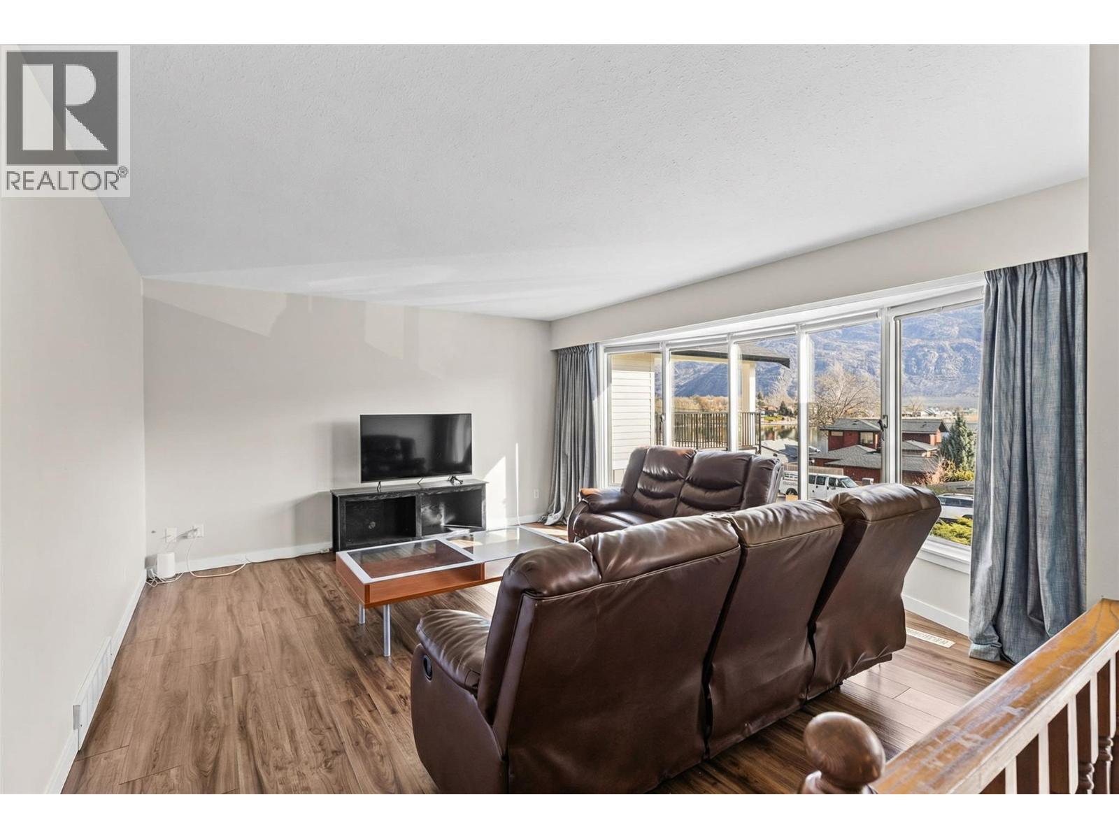 5806 Oleander Drive, Osoyoos, British Columbia  V0H 1V1 - Photo 11 - 10382955