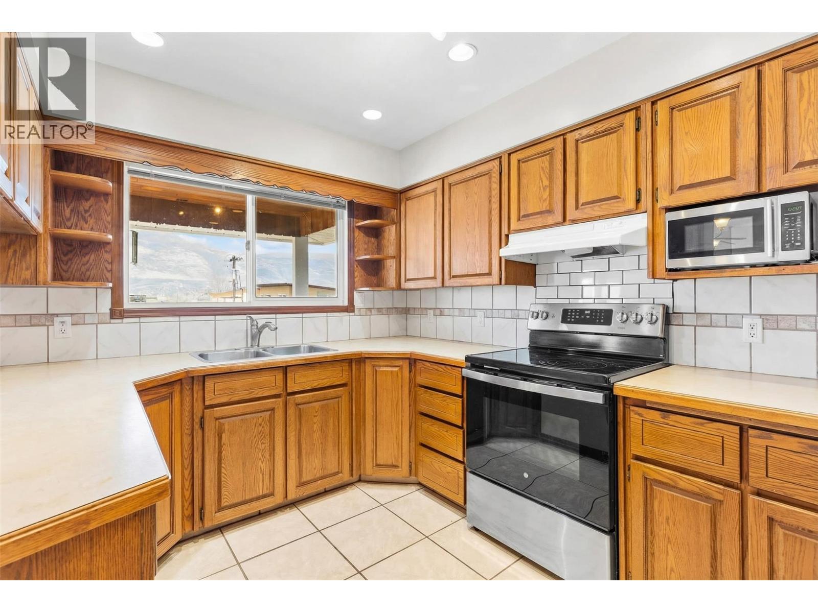 5806 Oleander Drive, Osoyoos, British Columbia  V0H 1V1 - Photo 18 - 10382955