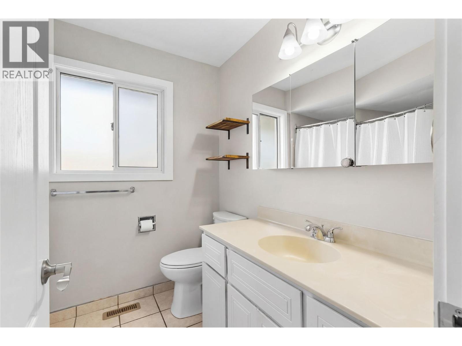 5806 Oleander Drive, Osoyoos, British Columbia  V0H 1V1 - Photo 29 - 10382955