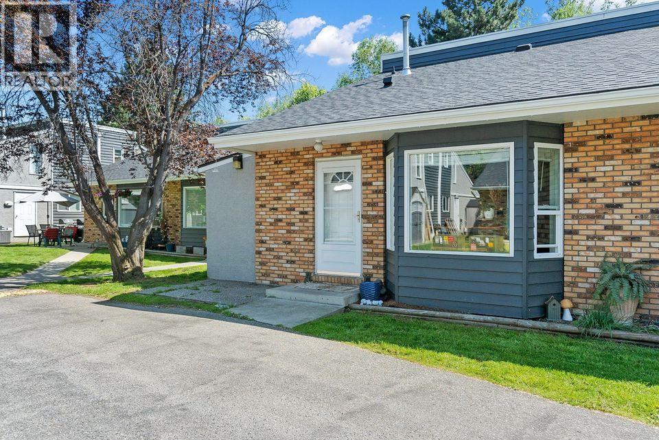 3155 Gordon Drive Unit# 304, Kelowna, British Columbia  V1W 3N6 - Photo 1 - 10382900