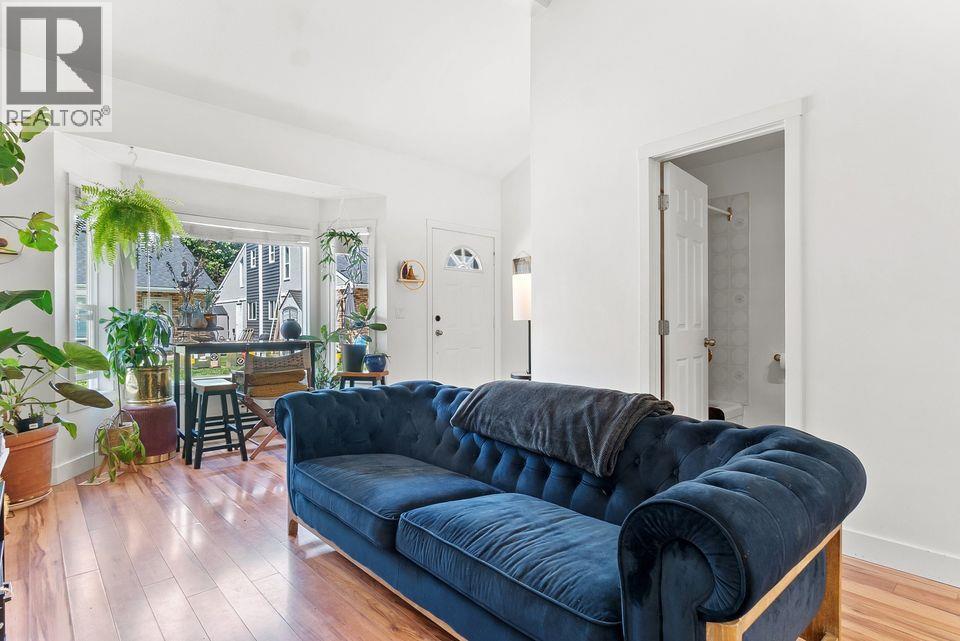 3155 Gordon Drive Unit# 304, Kelowna, British Columbia  V1W 3N6 - Photo 2 - 10382900