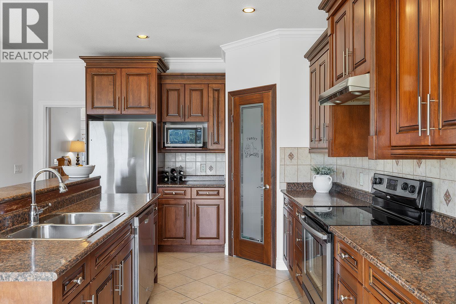 1285 Tanemura Crescent, Kelowna, British Columbia  V1P 1R5 - Photo 22 - 10382842