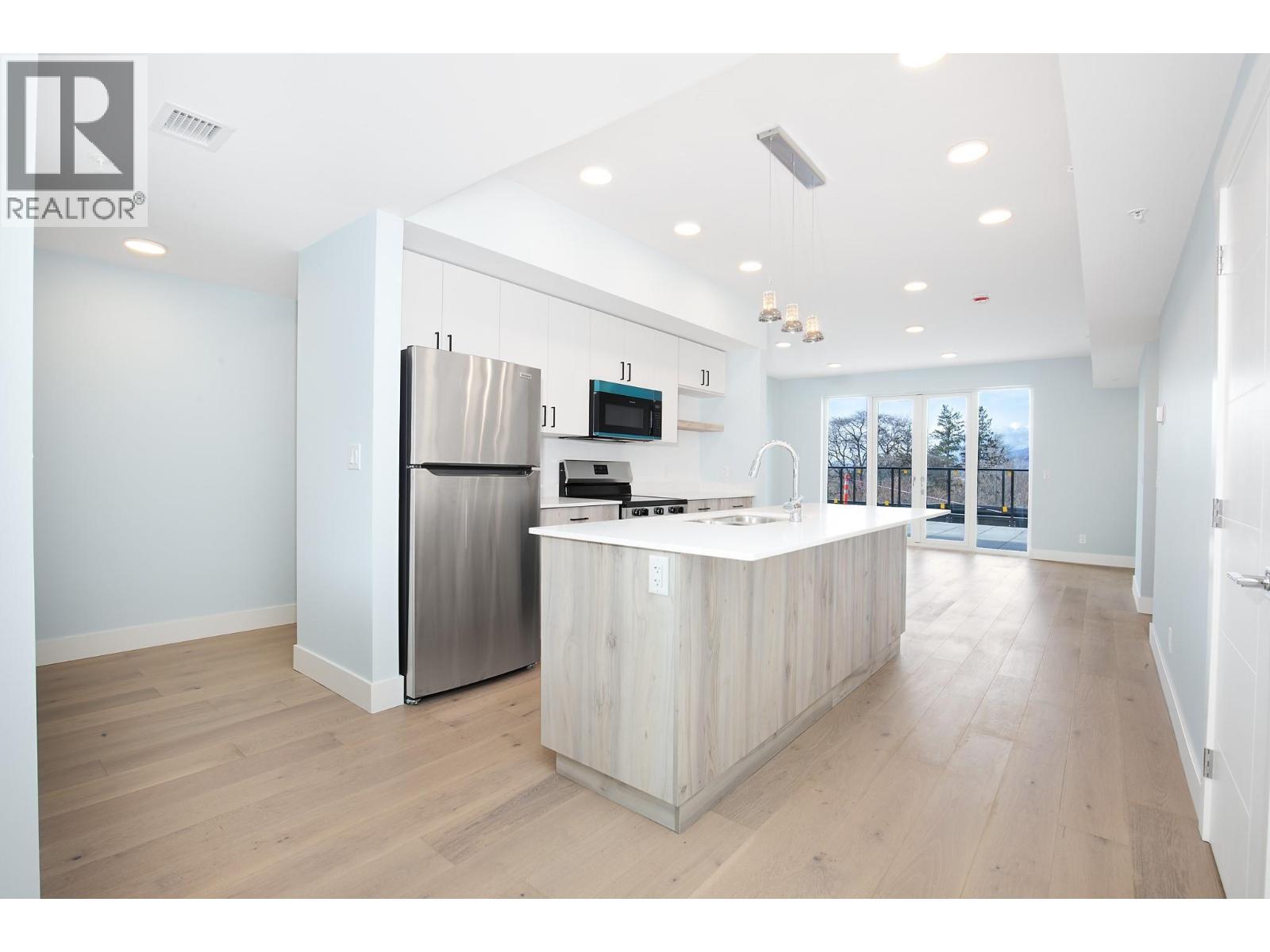 215 Royal Avenue Unit# 402, Kamloops, British Columbia  V2H 1T7 - Photo 4 - 10382493