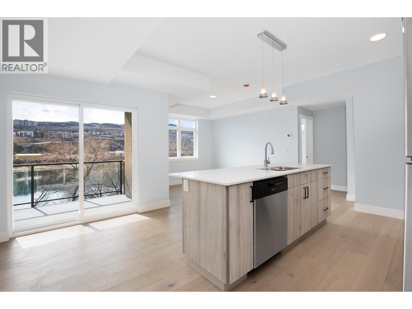 215 Royal Avenue Unit# 305, Kamloops, British Columbia  V2H 1T7 - Photo 3 - 10382487