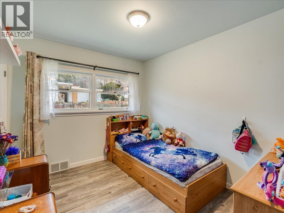 3409 Marigold Drive, Trail, British Columbia  V1R 2X7 - Photo 15 - 10382978