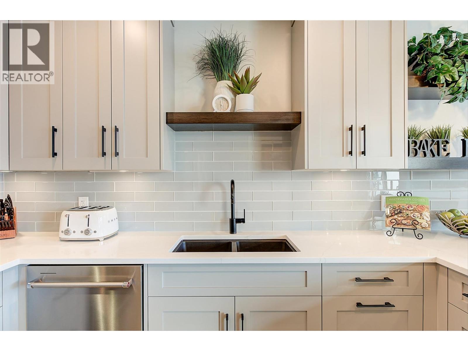 5991 Princess Street, Peachland, British Columbia  V0H 1X7 - Photo 18 - 10382532