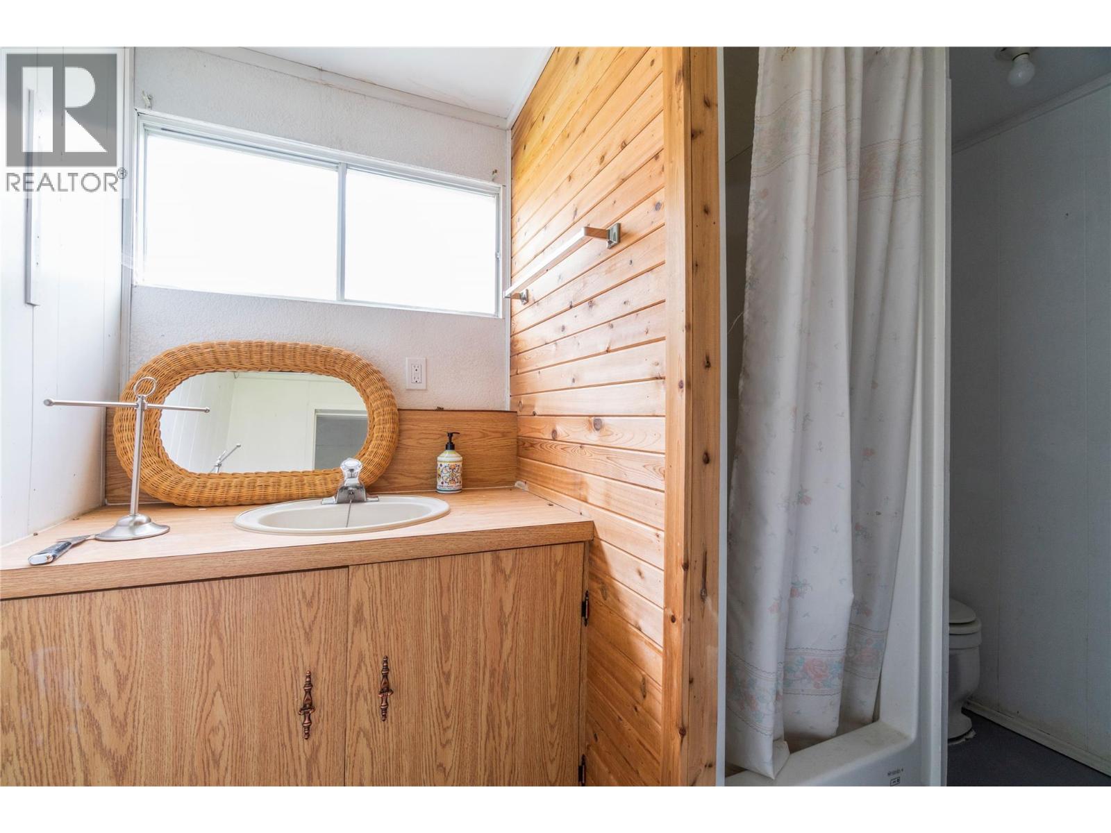 5271 Chasey Road, Celista, British Columbia  V0E 1M6 - Photo 26 - 10382985