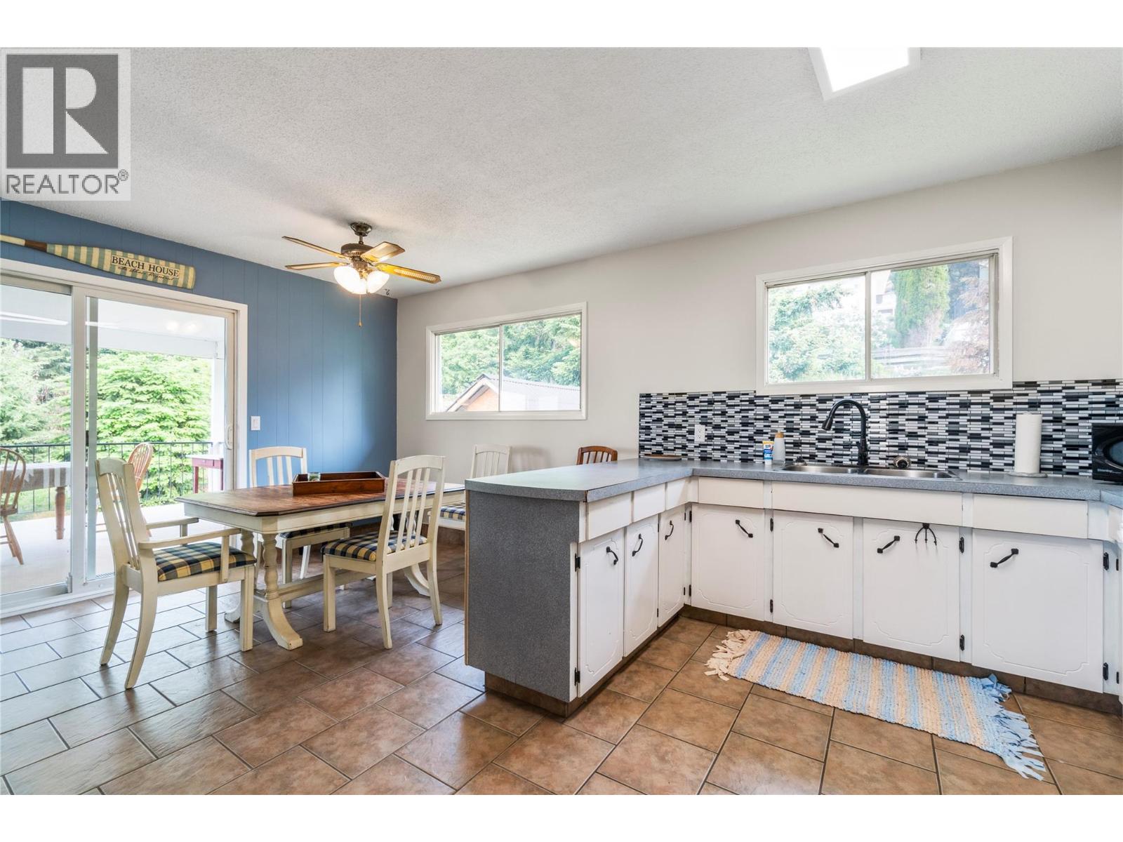 5271 Chasey Road, Celista, British Columbia  V0E 1M6 - Photo 5 - 10382985