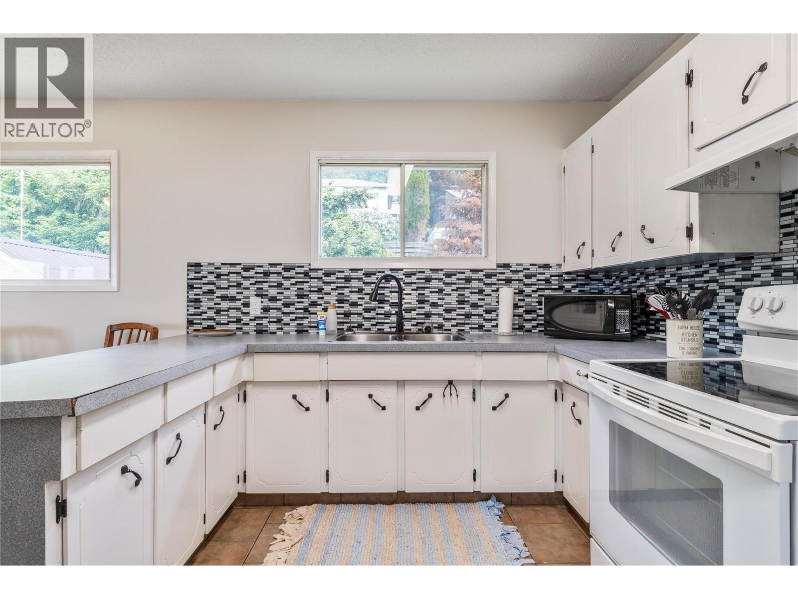 5271 Chasey Road, Celista, British Columbia  V0E 1M6 - Photo 6 - 10382985