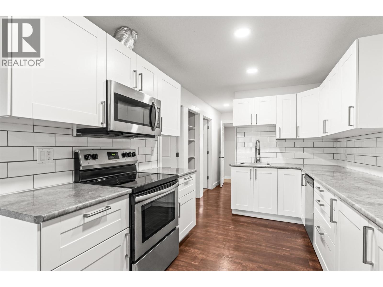 2706 38 Street, Vernon, British Columbia  V1T 6H4 - Photo 11 - 10382905