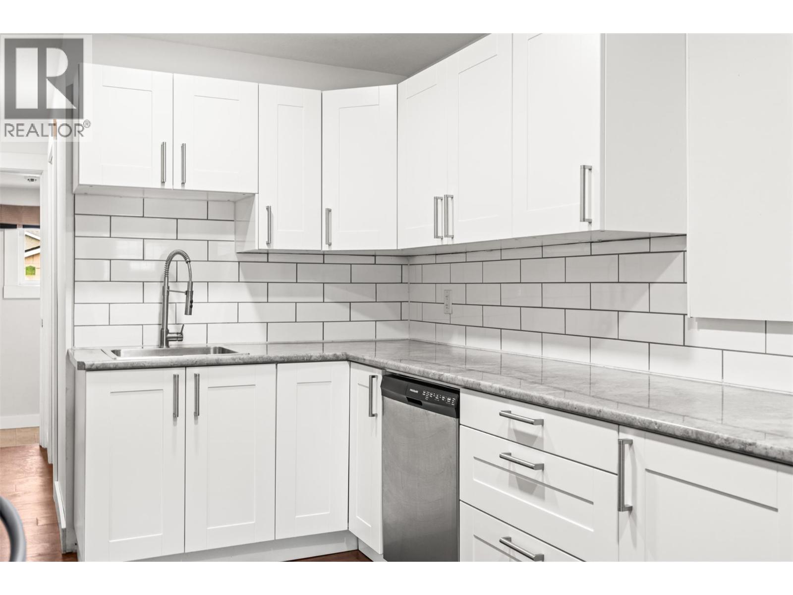 2706 38 Street, Vernon, British Columbia  V1T 6H4 - Photo 12 - 10382905