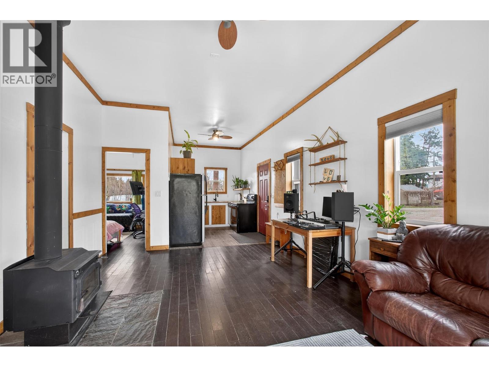 754 Wood Road, Kelowna, British Columbia  V1Z 3V6 - Photo 4 - 10382495