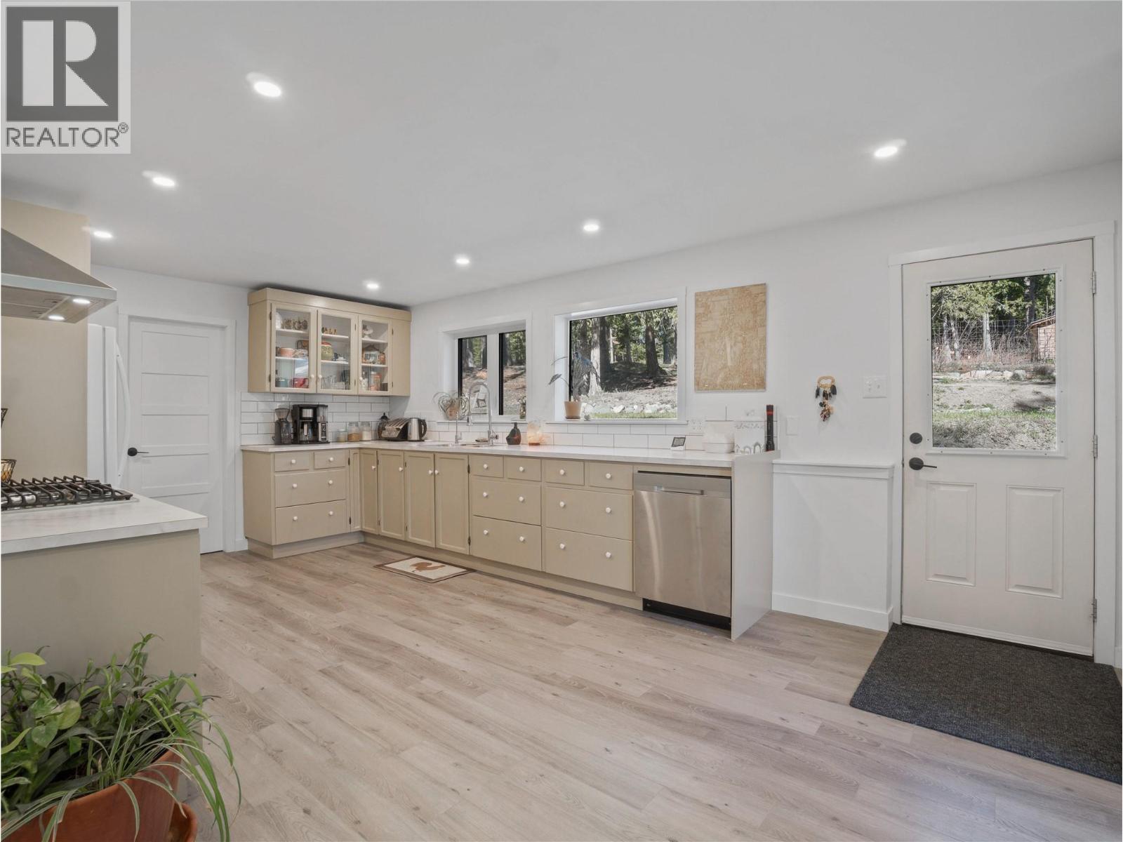 4090 Camille Road, Eagle Bay, British Columbia  V0E 1T0 - Photo 13 - 10382986