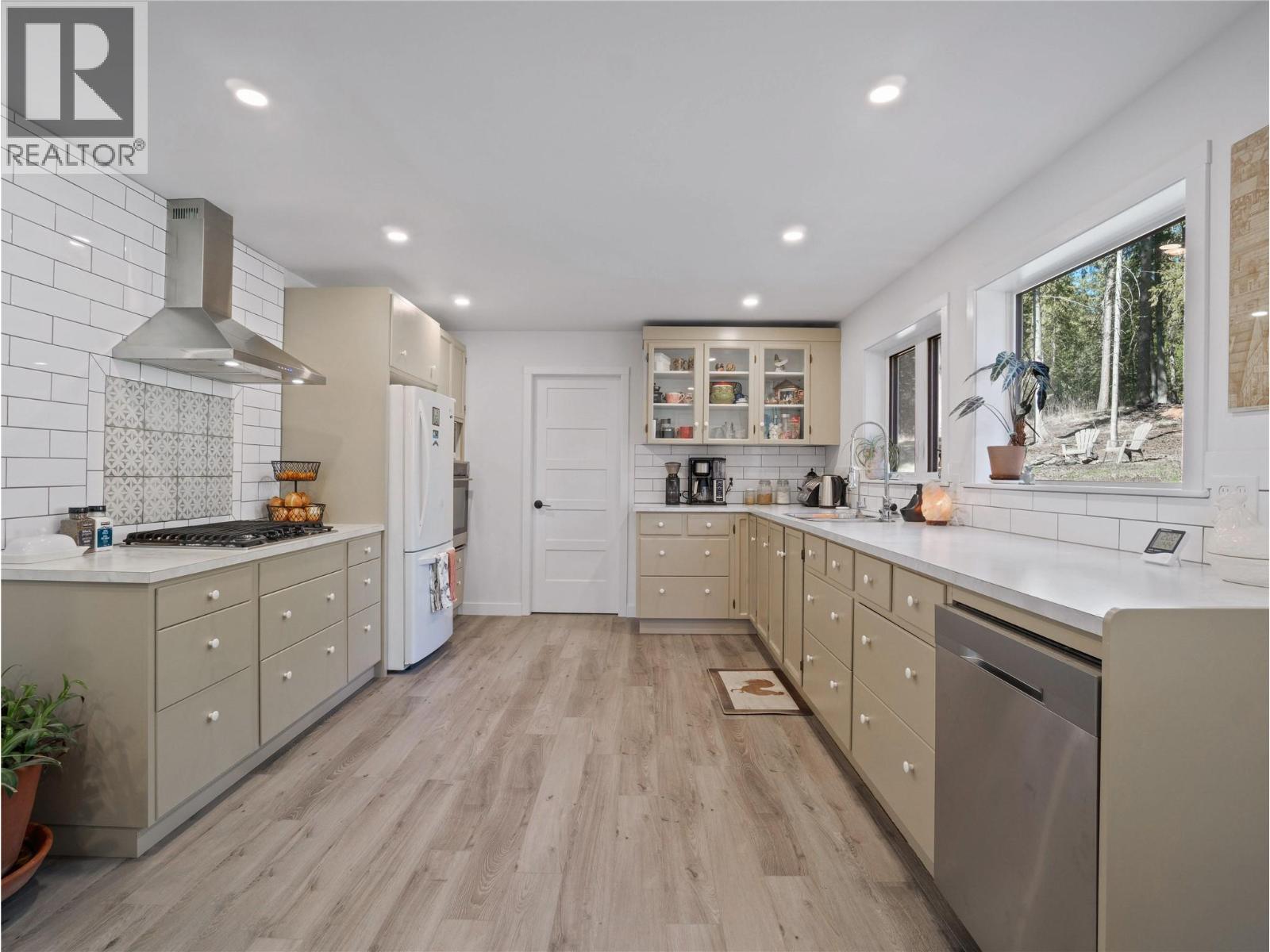 4090 Camille Road, Eagle Bay, British Columbia  V0E 1T0 - Photo 14 - 10382986