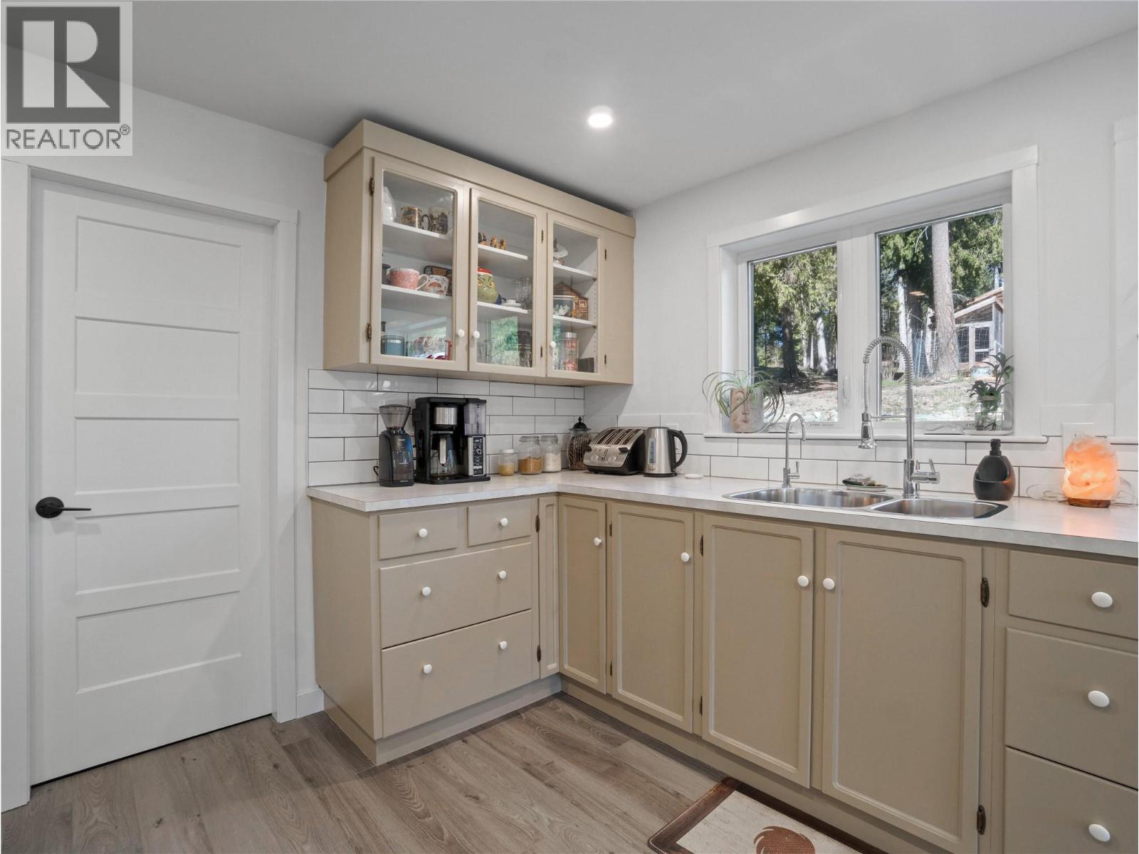 4090 Camille Road, Eagle Bay, British Columbia  V0E 1T0 - Photo 16 - 10382986