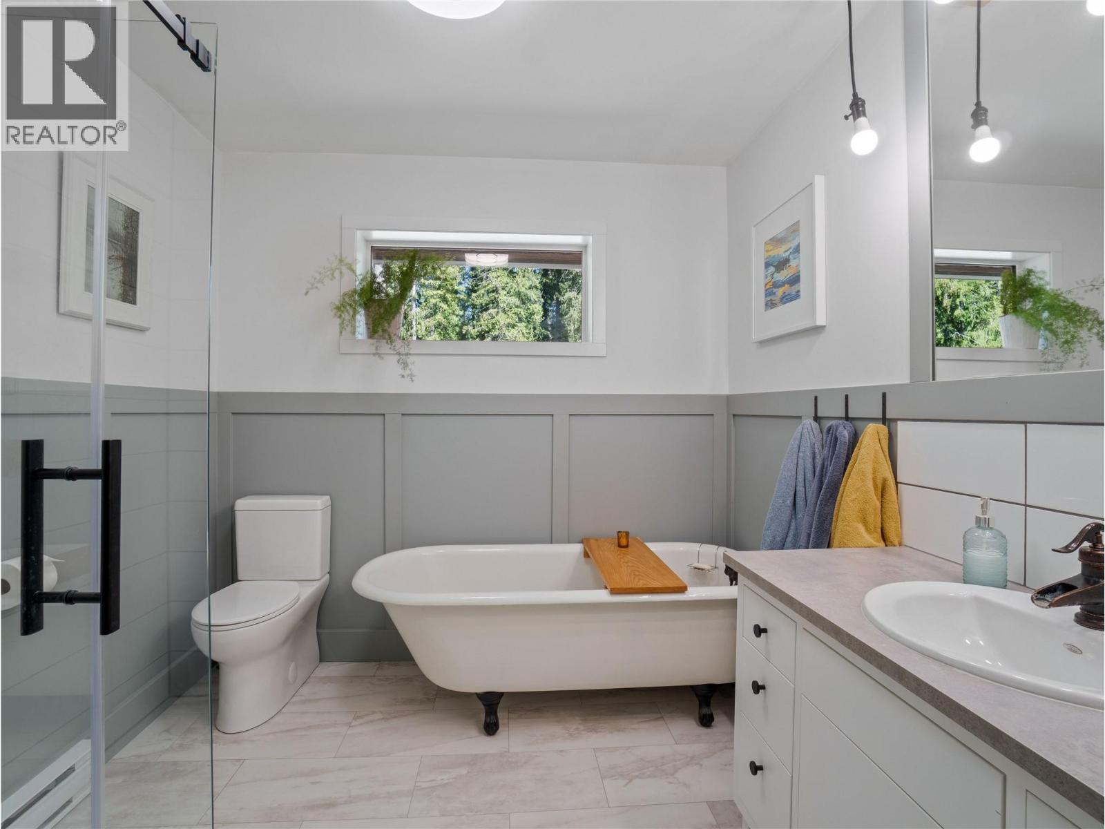 4090 Camille Road, Eagle Bay, British Columbia  V0E 1T0 - Photo 28 - 10382986