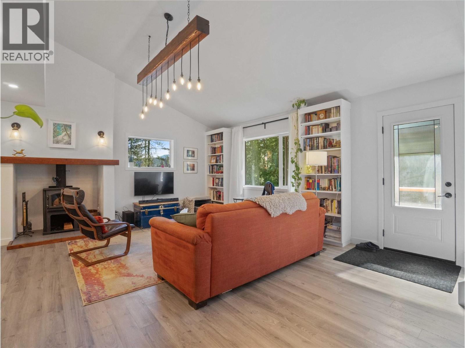 4090 Camille Road, Eagle Bay, British Columbia  V0E 1T0 - Photo 9 - 10382986