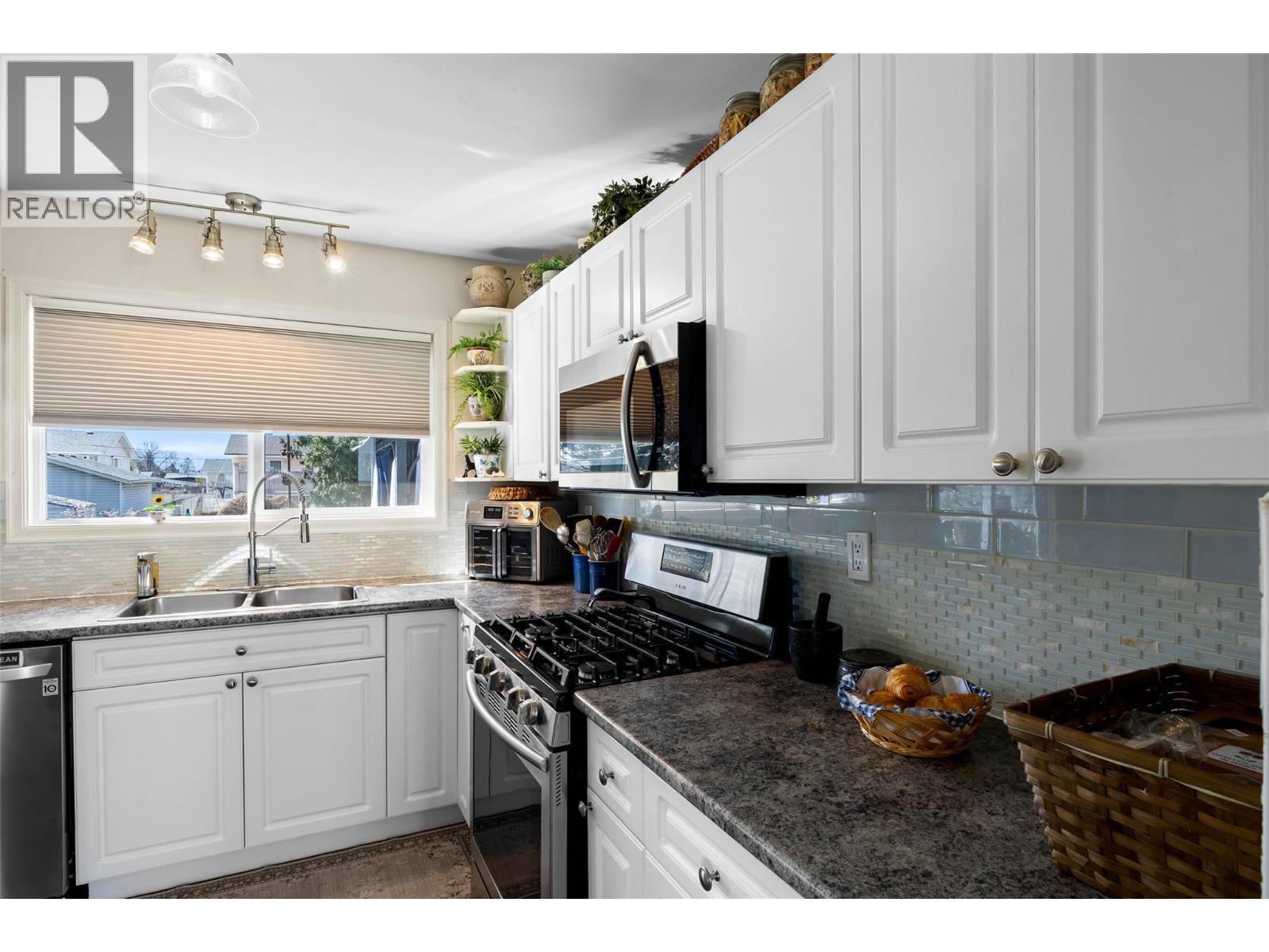 841 Sicamore Drive, Kamloops, British Columbia  V2B 6S1 - Photo 18 - 10382873