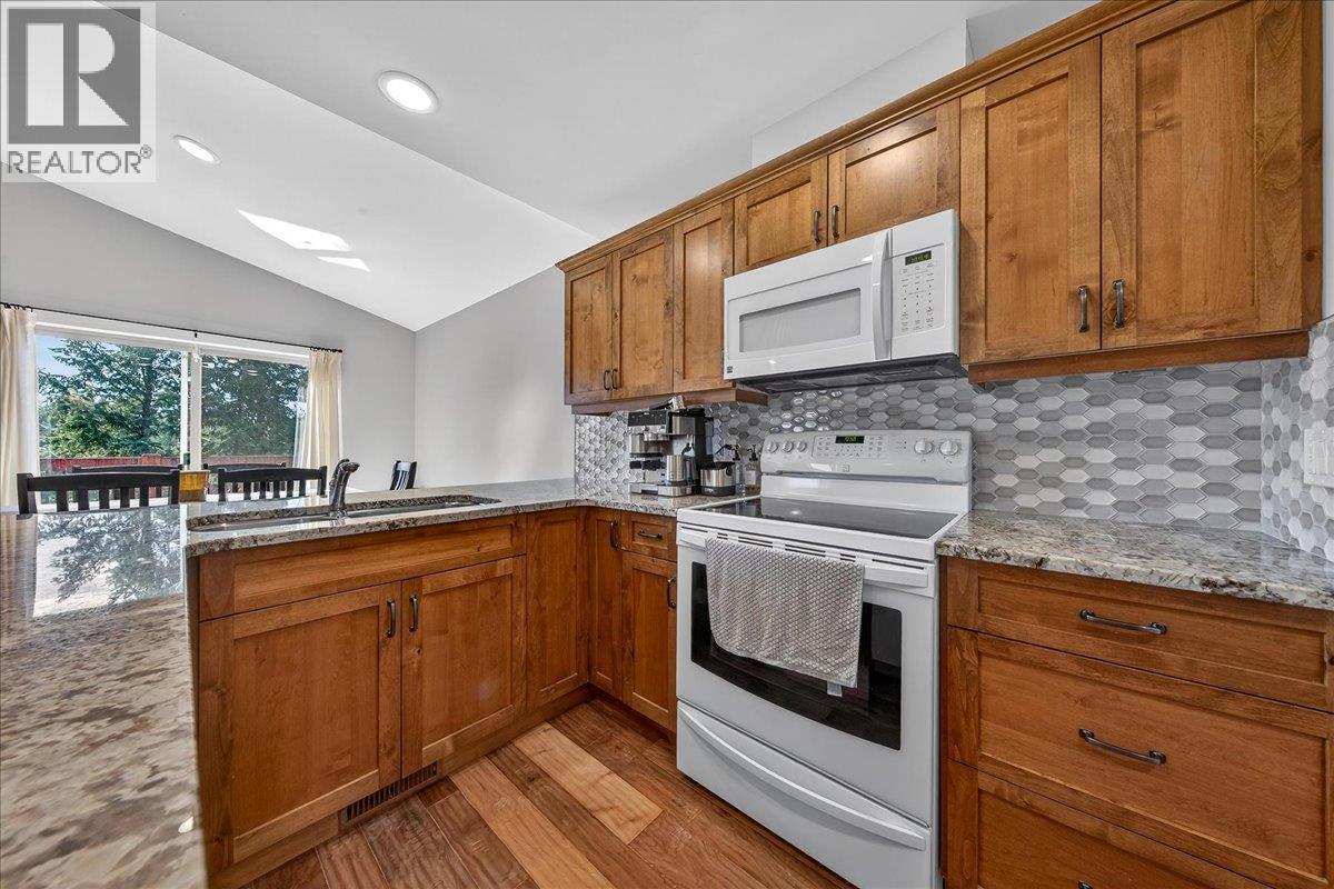 989 Swansea View Road Unit# 10, Windermere, British Columbia  V0A 1K3 - Photo 11 - 10382425