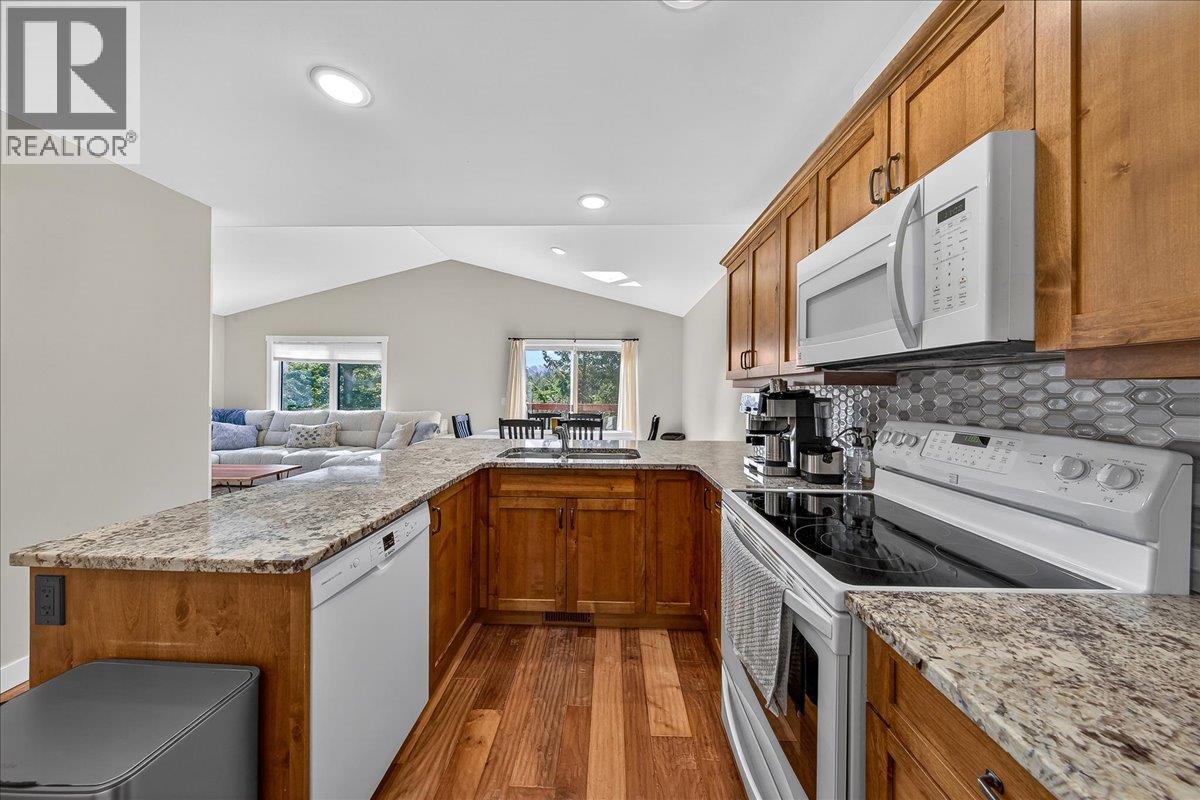 989 Swansea View Road Unit# 10, Windermere, British Columbia  V0A 1K3 - Photo 12 - 10382425