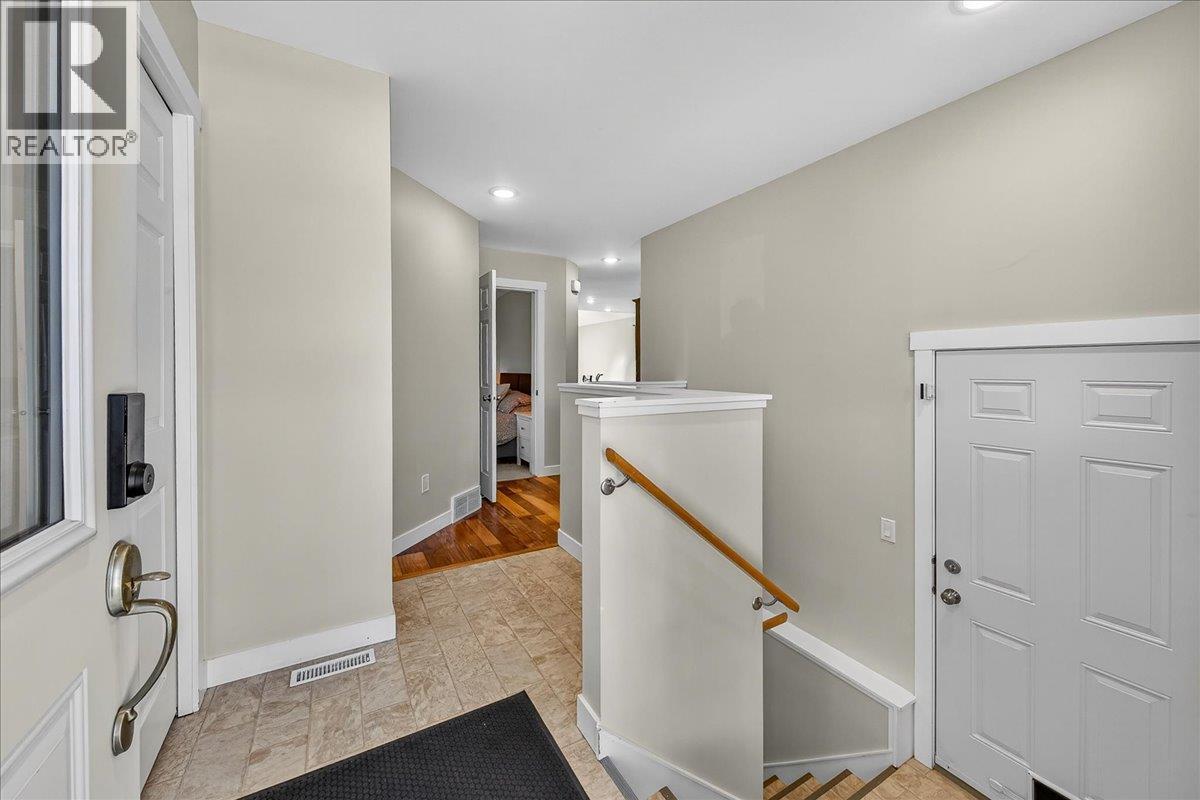 989 Swansea View Road Unit# 10, Windermere, British Columbia  V0A 1K3 - Photo 4 - 10382425