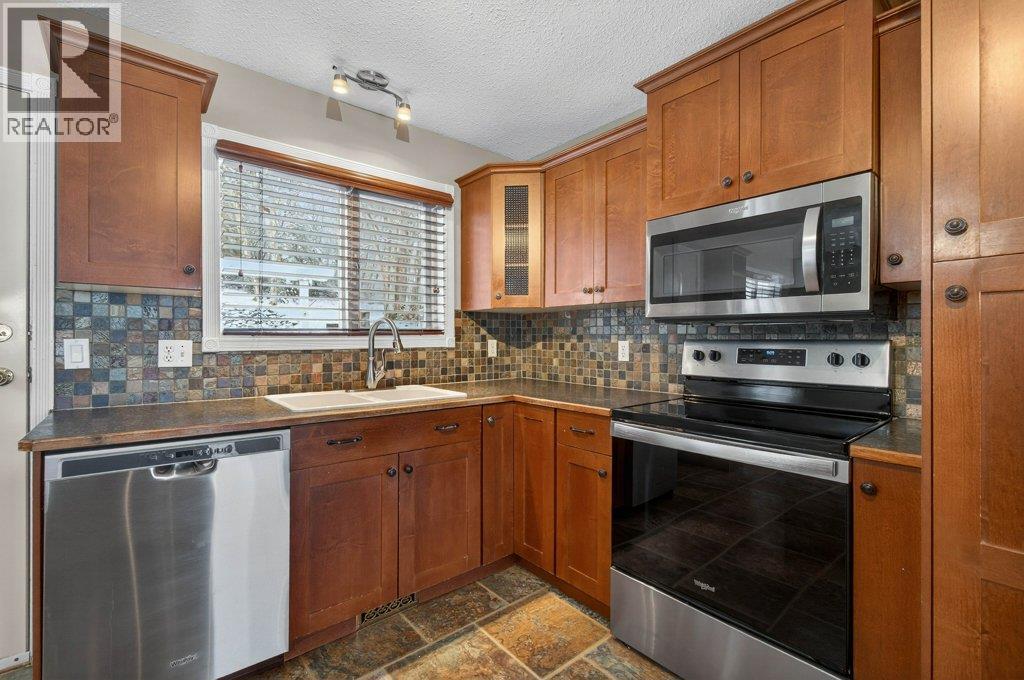 1610 16 Avenue Se, Salmon Arm, British Columbia  V1E 2M7 - Photo 22 - 10382997