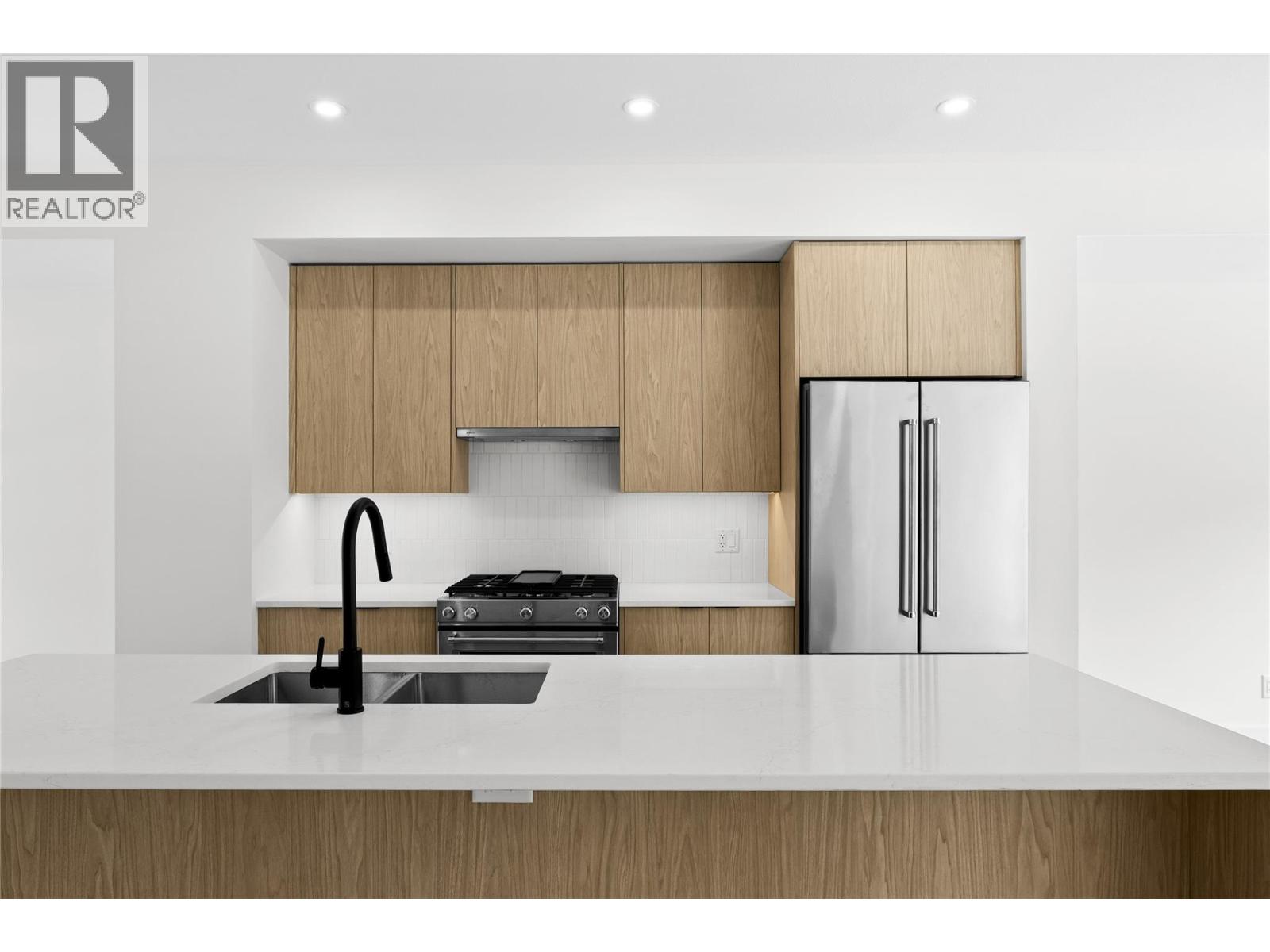 1455 Cara Glen Court Unit# 129, Kelowna, British Columbia  V1V 3B8 - Photo 3 - 10382844