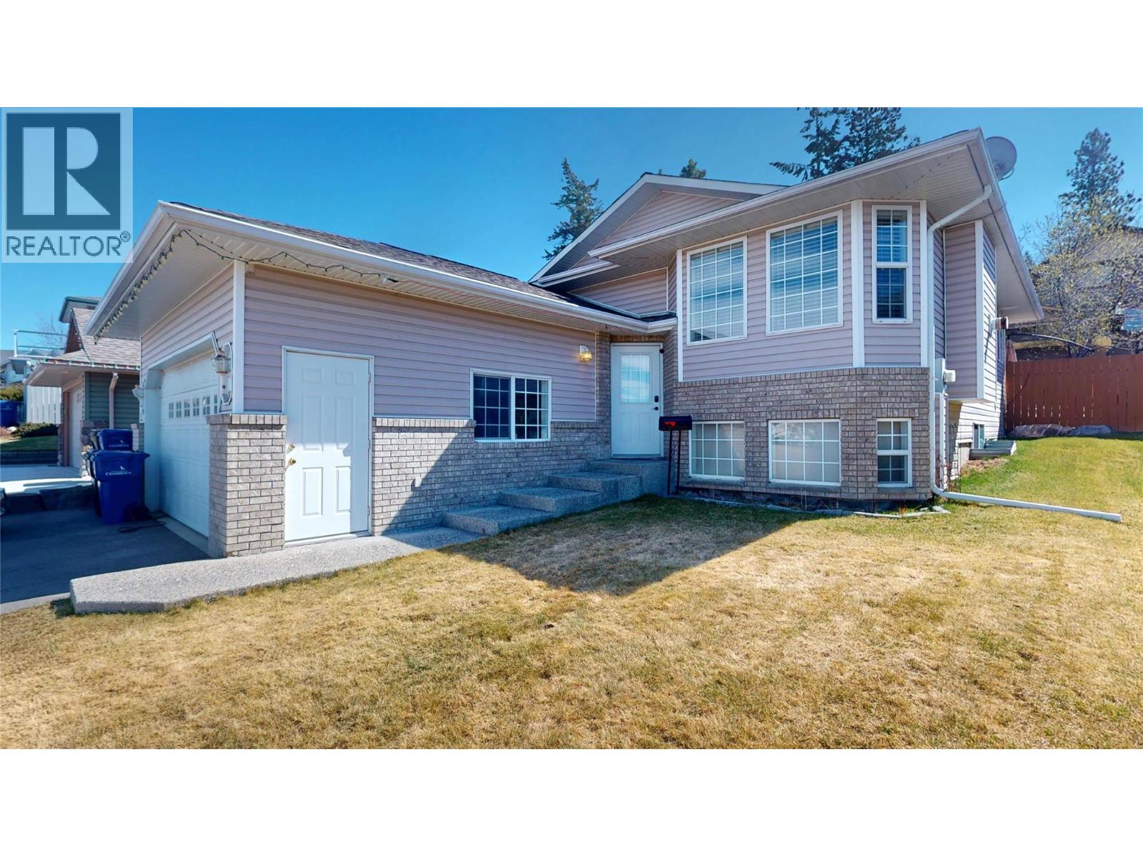 1425 16th Street S, Cranbrook, British Columbia  V1C 6R5 - Photo 2 - 10381678
