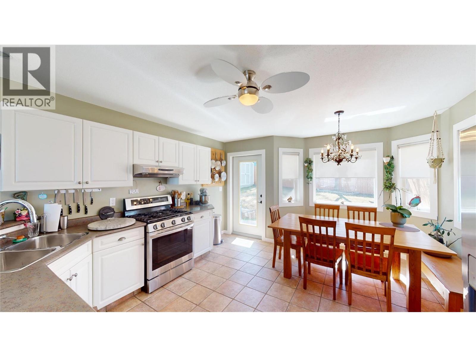 1425 16th Street S, Cranbrook, British Columbia  V1C 6R5 - Photo 8 - 10381678