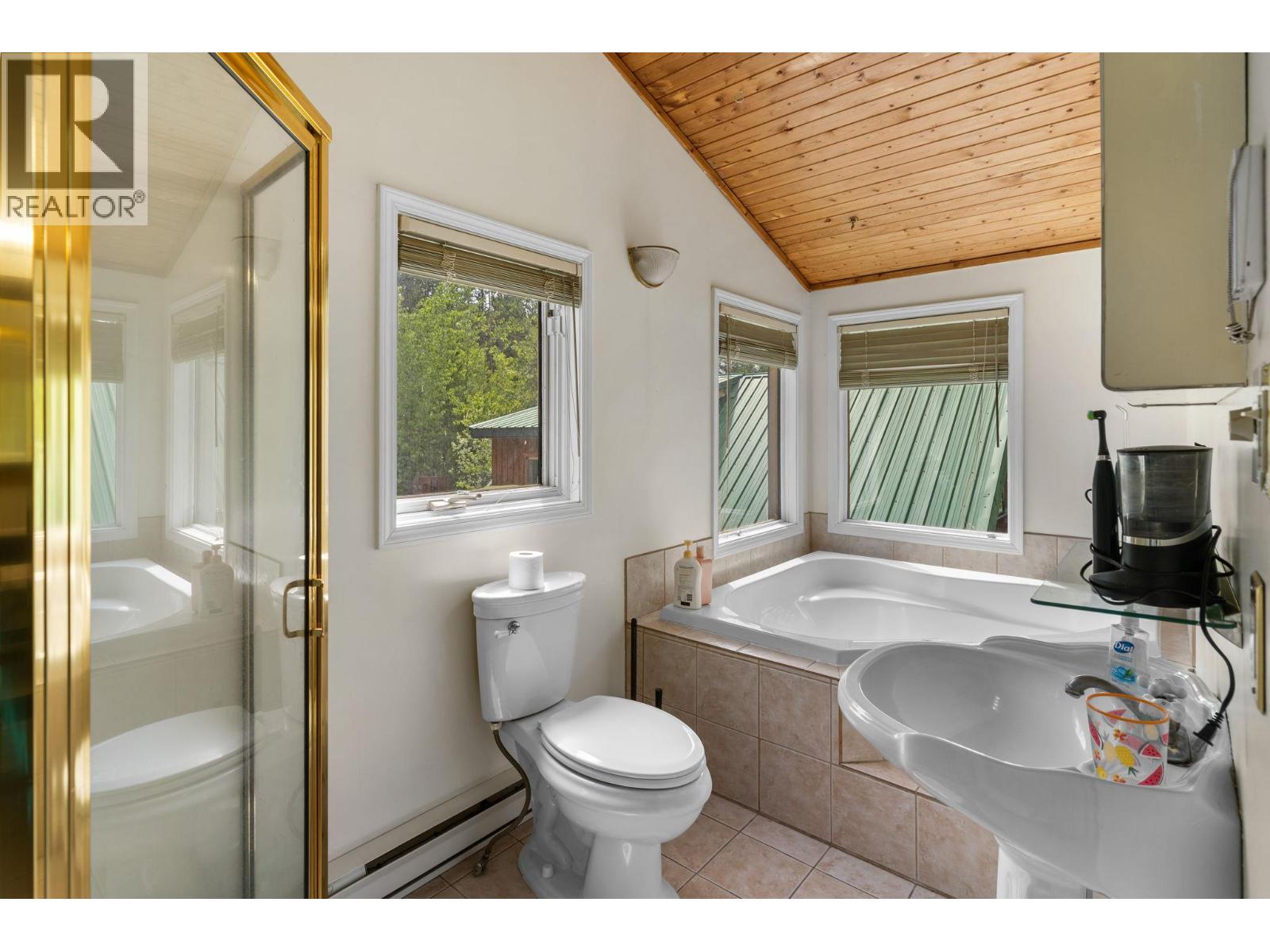 9360 Sunrise Place, Idabel Lake, British Columbia  V1P 1P4 - Photo 28 - 10382998