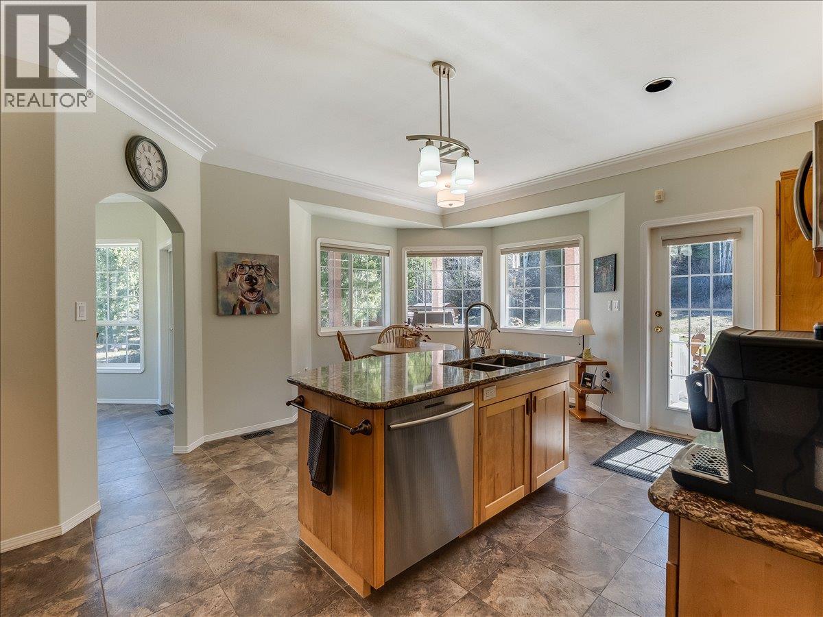 1750 Green Road, Fruitvale, British Columbia  V0G 1L1 - Photo 11 - 10382634