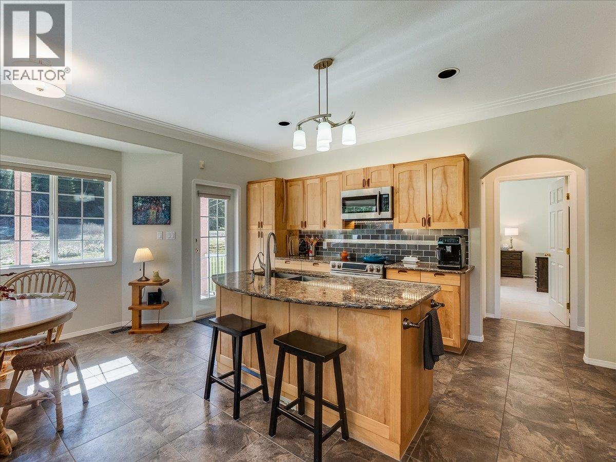 1750 Green Road, Fruitvale, British Columbia  V0G 1L1 - Photo 12 - 10382634