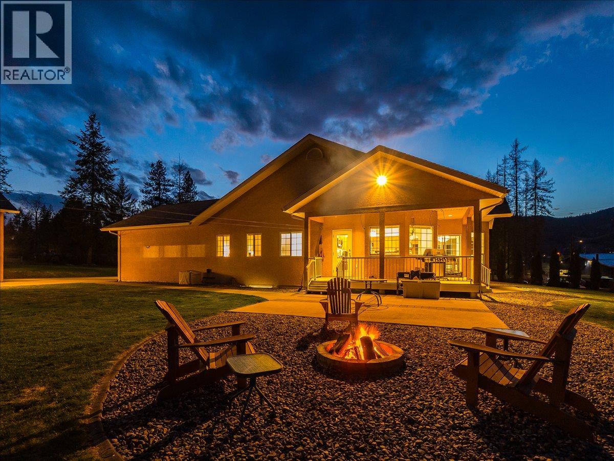 1750 Green Road, Fruitvale, British Columbia  V0G 1L1 - Photo 2 - 10382634