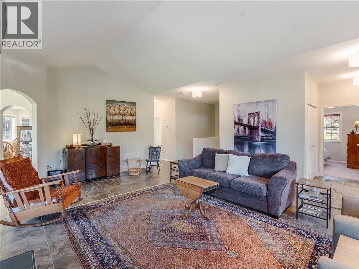 1750 Green Road, Fruitvale, British Columbia  V0G 1L1 - Photo 6 - 10382634