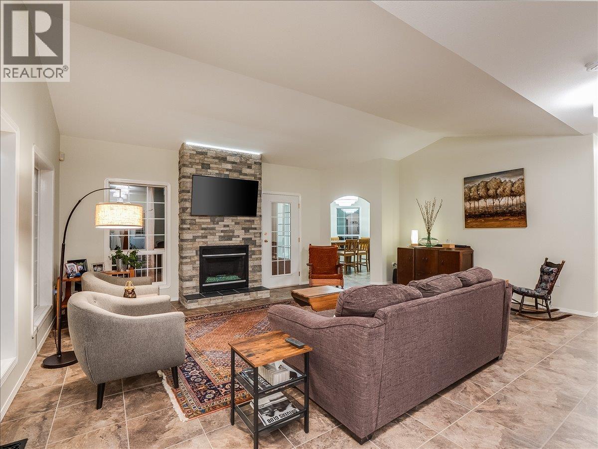 1750 Green Road, Fruitvale, British Columbia  V0G 1L1 - Photo 8 - 10382634