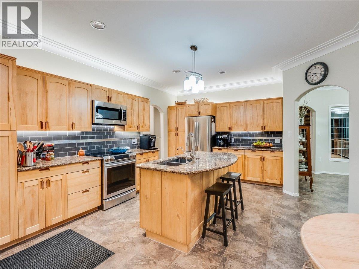 1750 Green Road, Fruitvale, British Columbia  V0G 1L1 - Photo 9 - 10382634